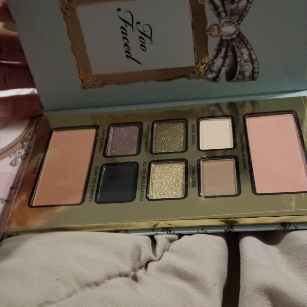 Makeup Set - Picture 3 of 12
